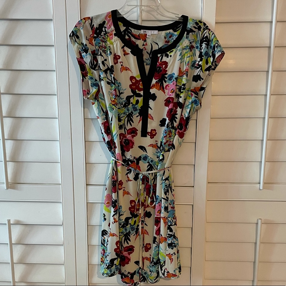 Adorable spring/summer DR2 floral dress Nord Rack.